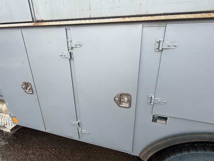 2004-caterpillar-c7-image-35