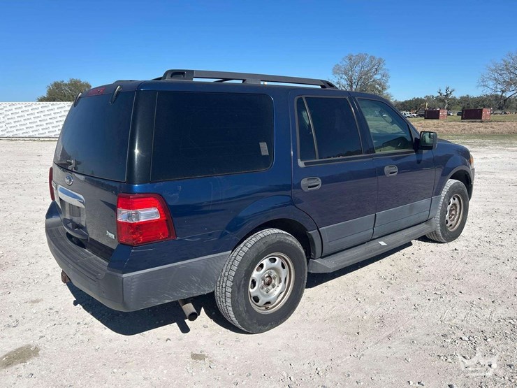 2012-ford-expedition-image-3