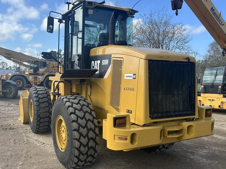 2012-caterpillar-938h-image-7