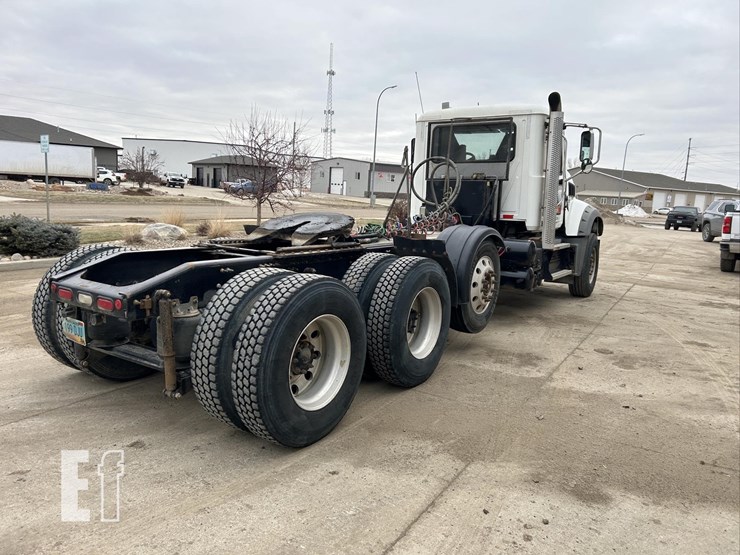 2019-mack-granite-64ft-image-3