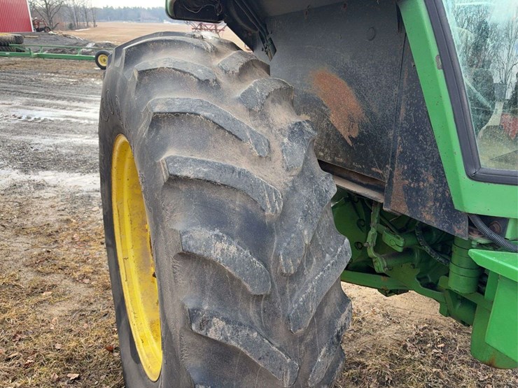 john-deere-4240-image-6