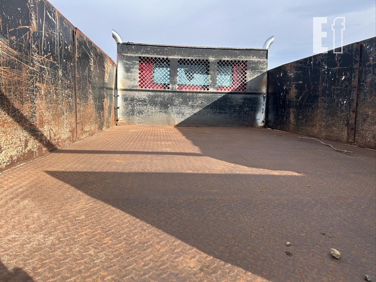 2002-international-4700-image-17