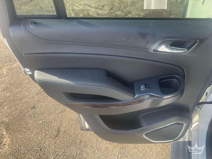 2019-chevrolet-tahoe-image-24