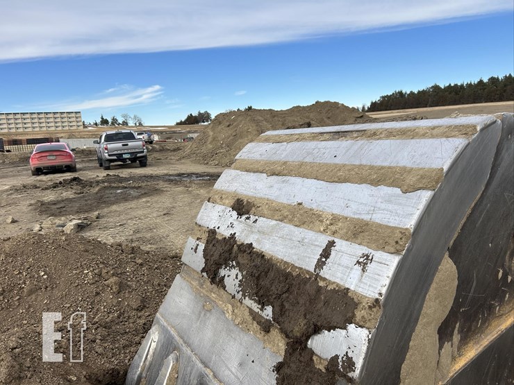 2023-caterpillar-336-image-74