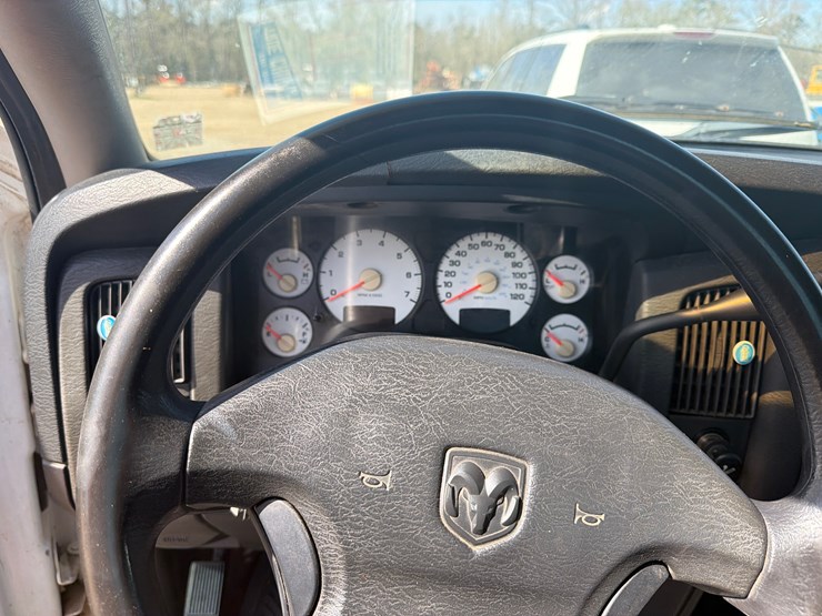 2003-dodge-2500-image-8