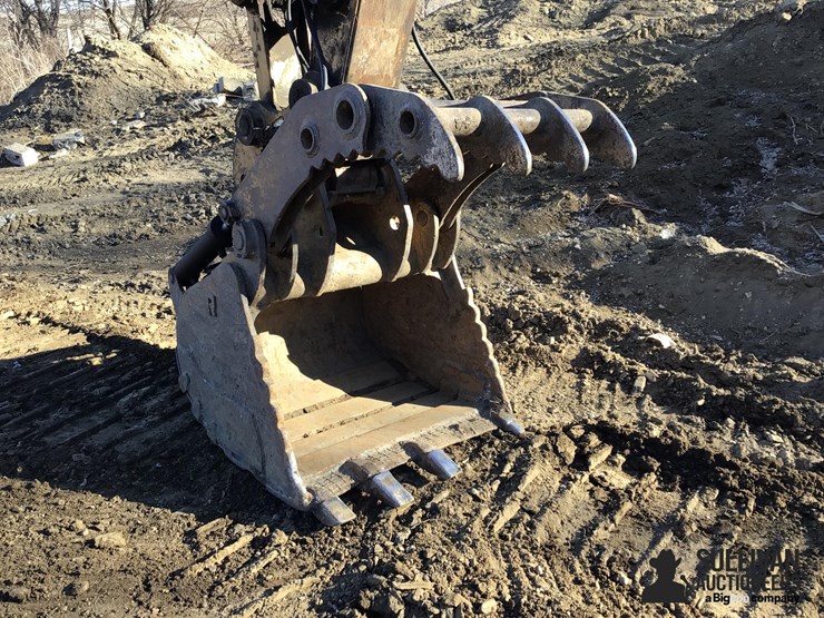 caterpillar-320e-image-10