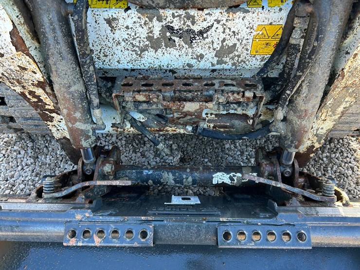 2022-bobcat-t595-image-11