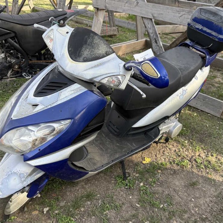 #46 • 2016 Yongfu YN150T-12 Scooter