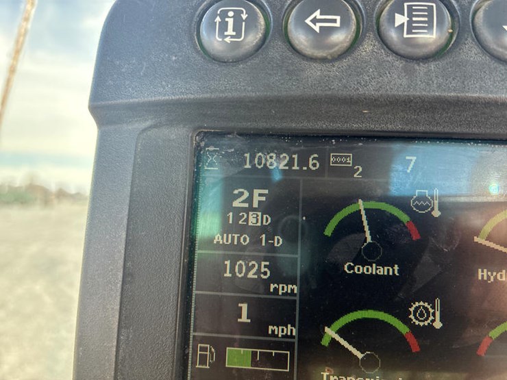 2011-deere-544k-image-72