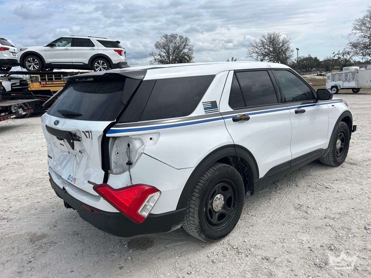 2022-ford-explorer-image-3