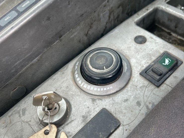 2014-doosan-dx225-lca-image-34