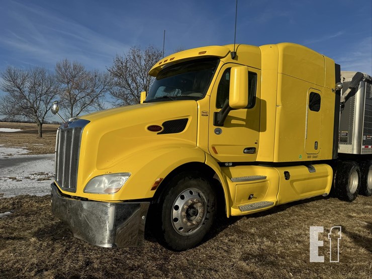 2015-peterbilt-579-image-1