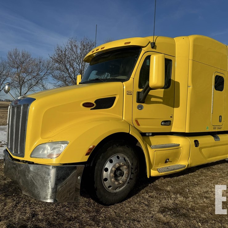 2015 PETERBILT 579