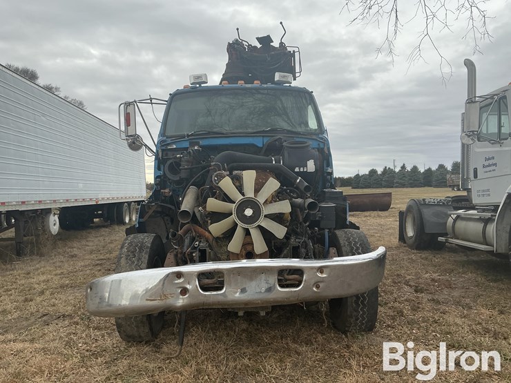 2003-sterling-lt9500-image-2