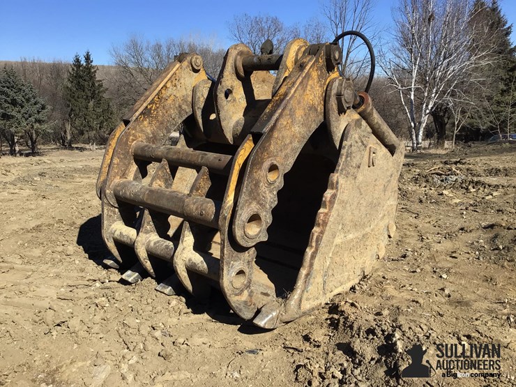 caterpillar-320e-image-1