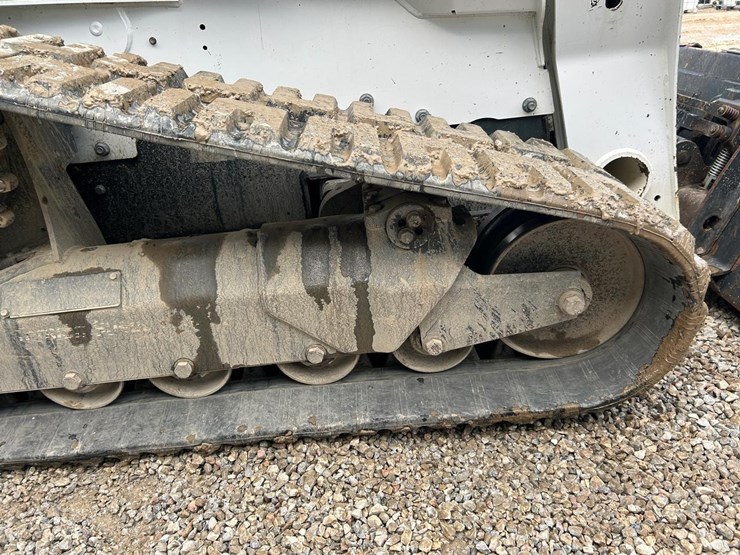 2022-bobcat-t870-image-13