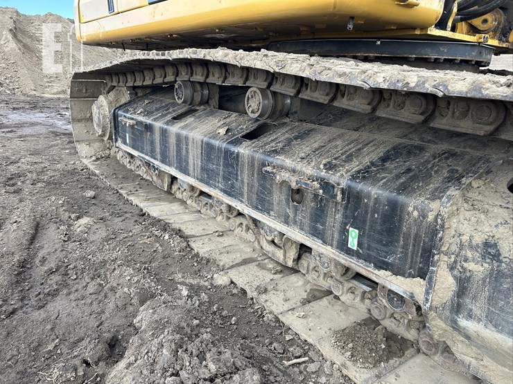 2023-caterpillar-336-image-42