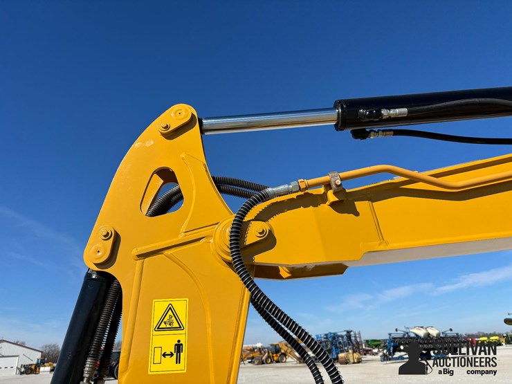 2018-caterpillar-305.5e2-image-14