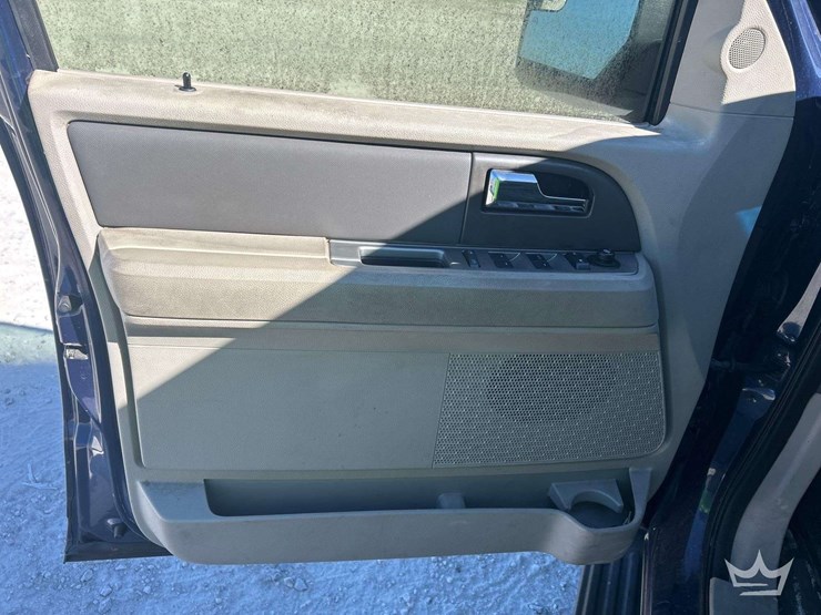 2012-ford-expedition-image-13