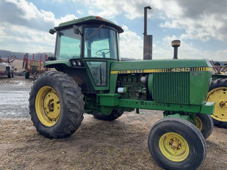john-deere-4240-image-2
