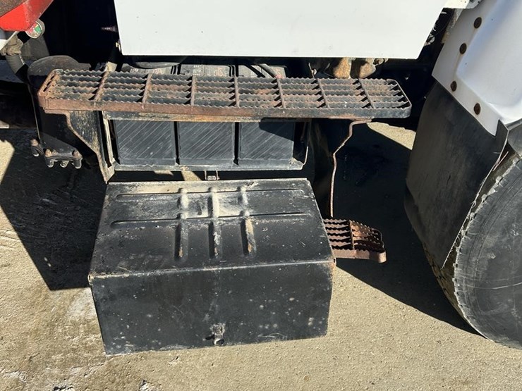 1994-ford-l9000-image-38