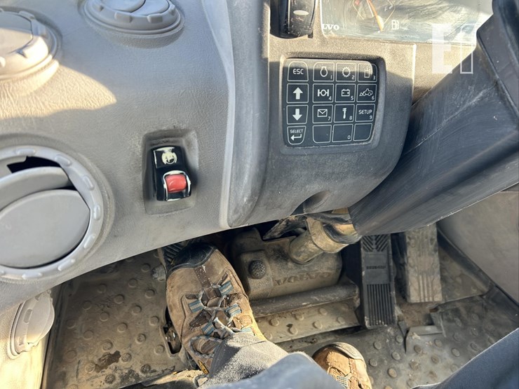 2012-volvo-l70g-image-57