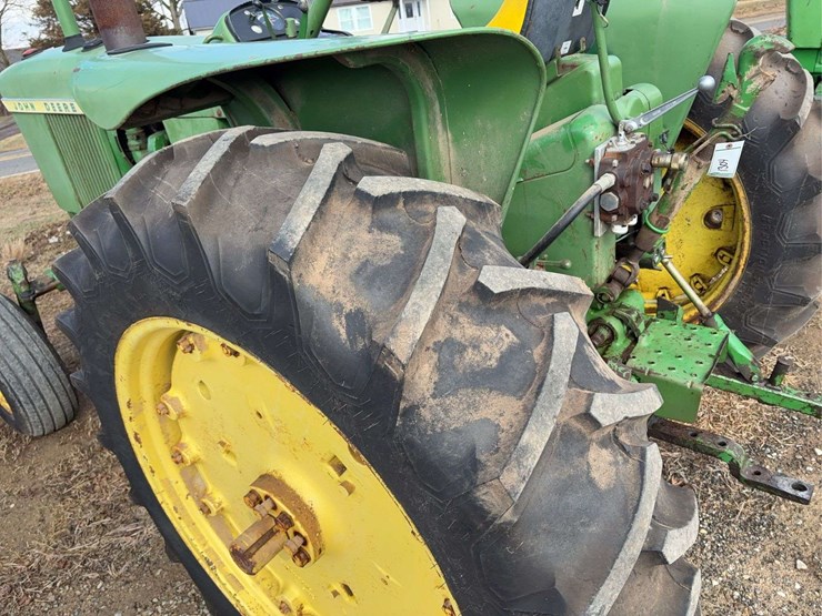 john-deere-3020-image-10