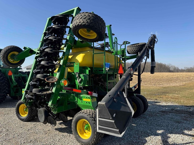 john-deere-1690-image-2