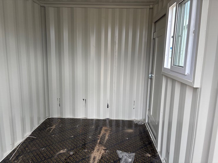 #1305-•-10-ft-container-,-10.2-ft-image-3