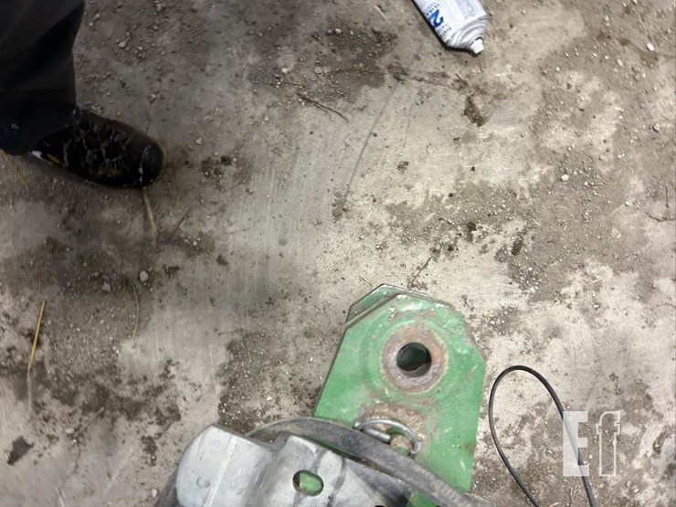 2018-john-deere-560r-image-15