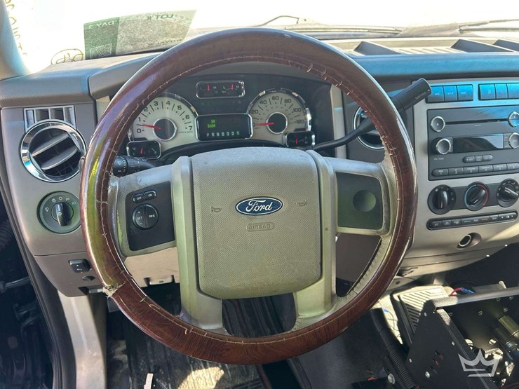 2012-ford-expedition-image-10