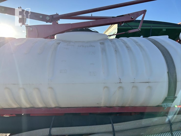 2009-white-8516-image-12