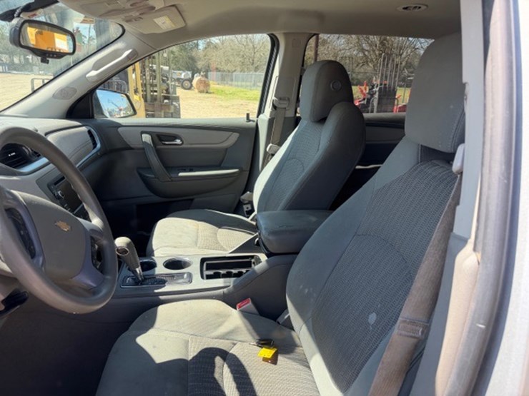 2016-chevrolet-traverse-image-36