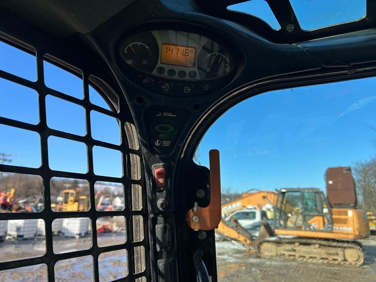 2022-bobcat-t595-image-22