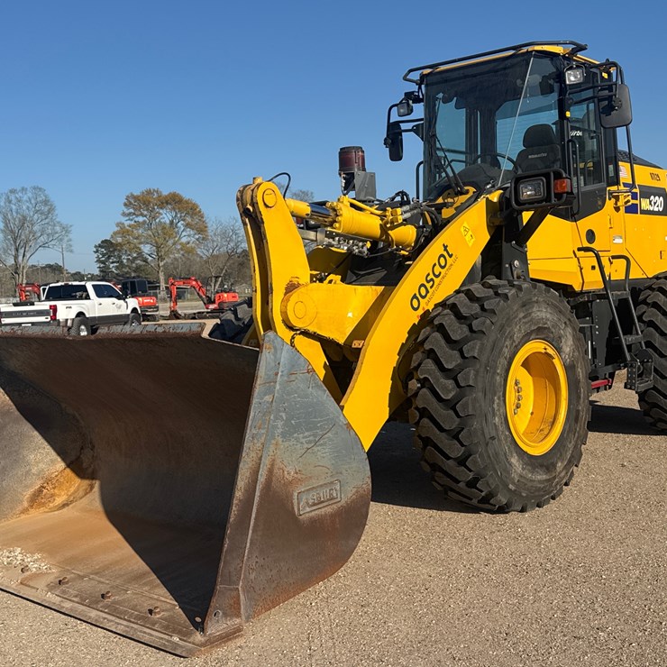 2023 KOMATSU WA320-8