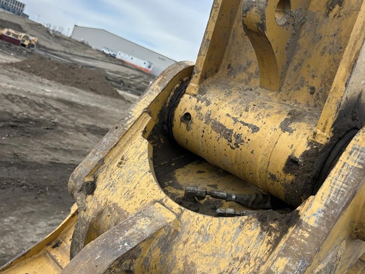 2023-caterpillar-336-image-37