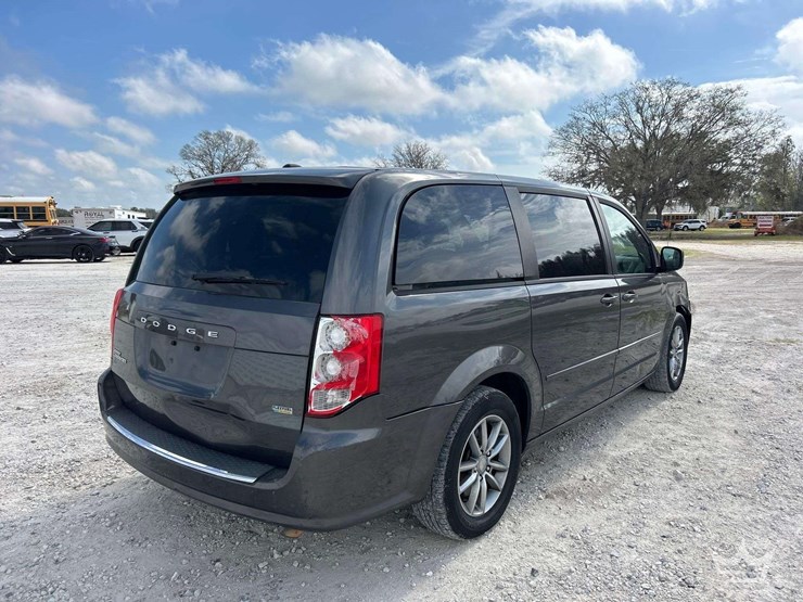2016-dodge-grand-caravan-image-3