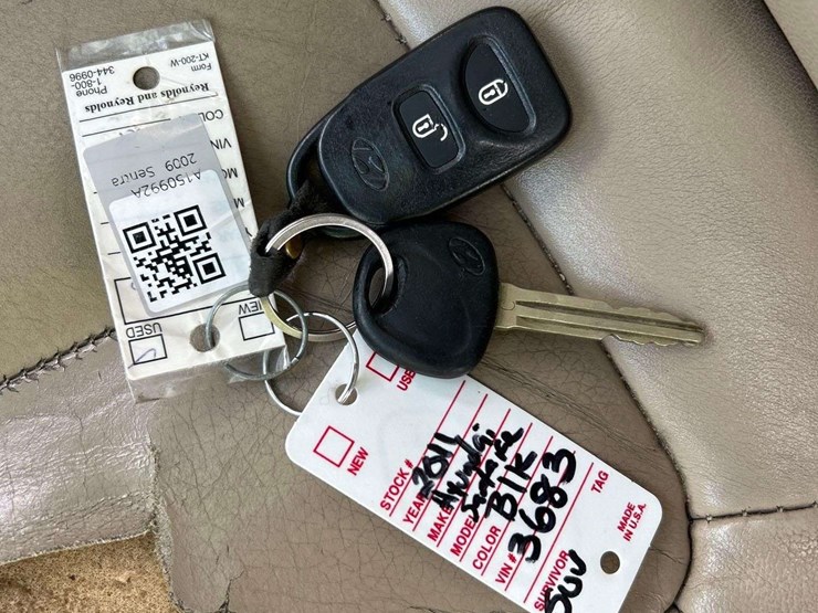 2011-hyundai-santa-fe-image-24