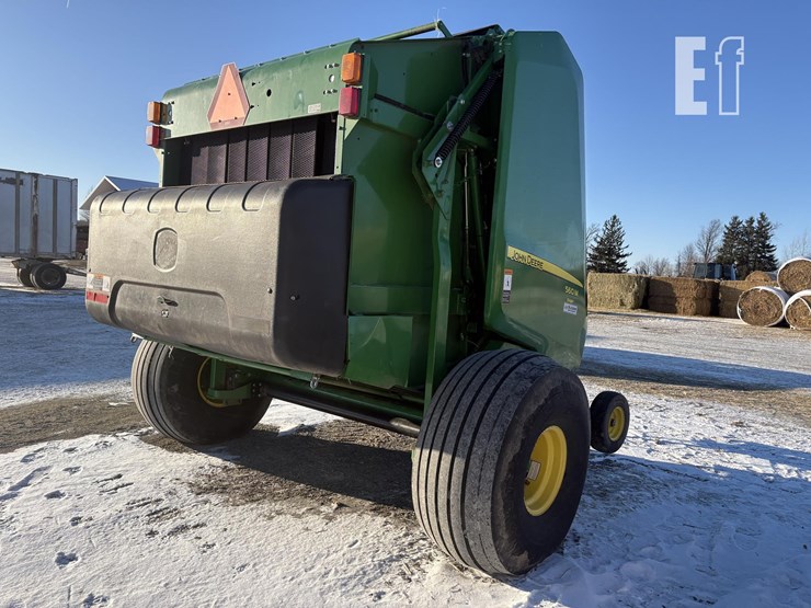 2020-john-deere-560m-image-8