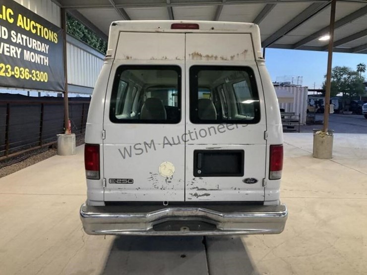 2003-ford-cargo-image-6