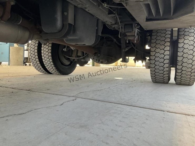 2016-ford-f550-image-28