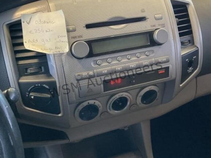 2005-toyota-tacoma-image-19