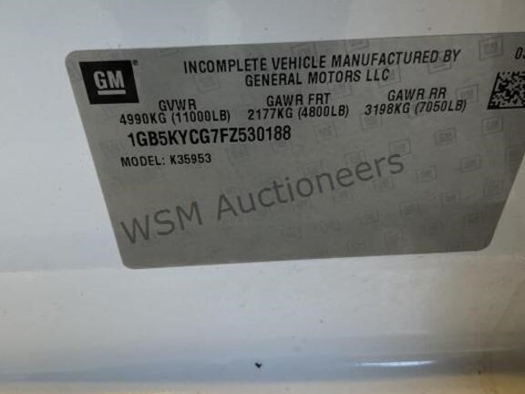 2015-chevrolet-silverado-3500-image-15