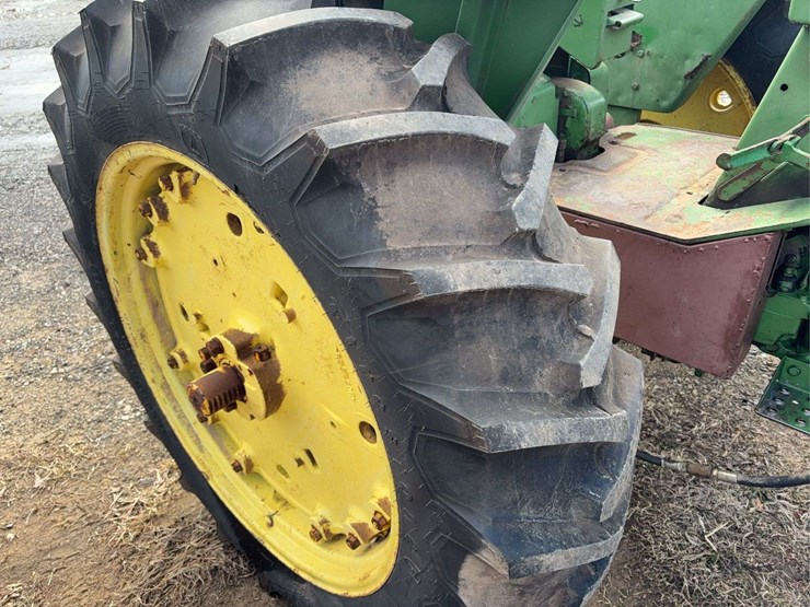john-deere-3020-image-6