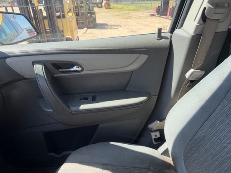 2016-chevrolet-traverse-image-40