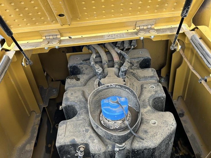 2023-caterpillar-336-image-94