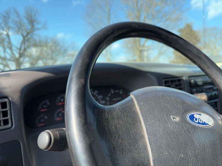 2002-ford-f650-image-16