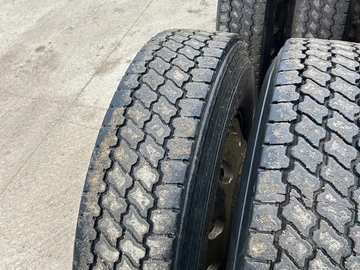 2017-mack-granite-gu713-image-73