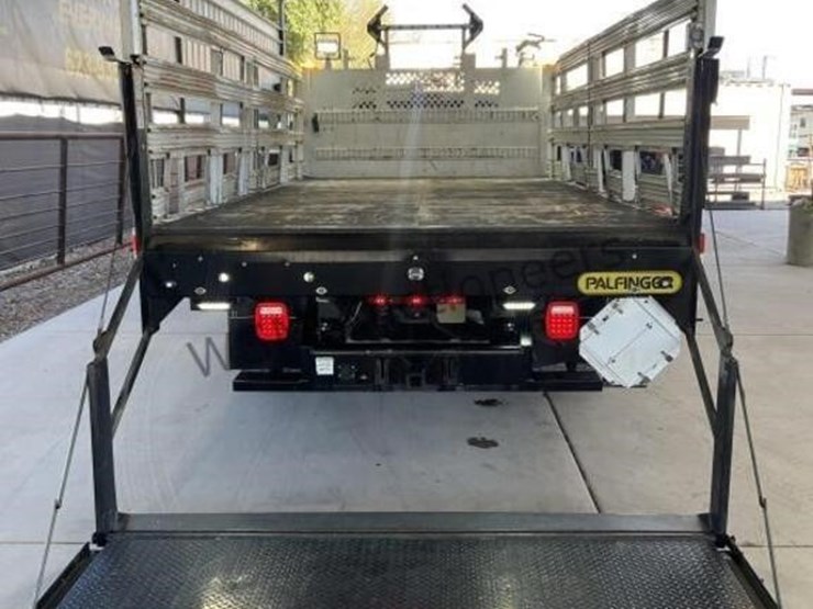 2016-ford-f550-image-9