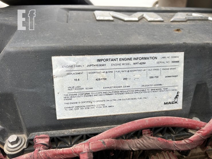 2019-mack-granite-64ft-image-48